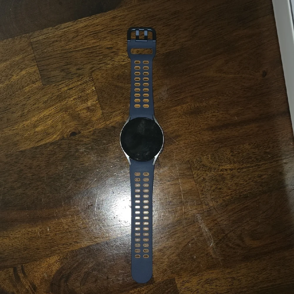 Samsung Black Smartwatch Sleek Design Advanced Features